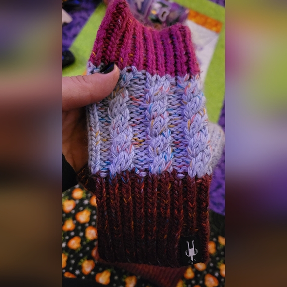 New Smartwool Isto Retro Beanie and Hand Warmers "Purple Eclipse" One Size - Picture 2 of 2